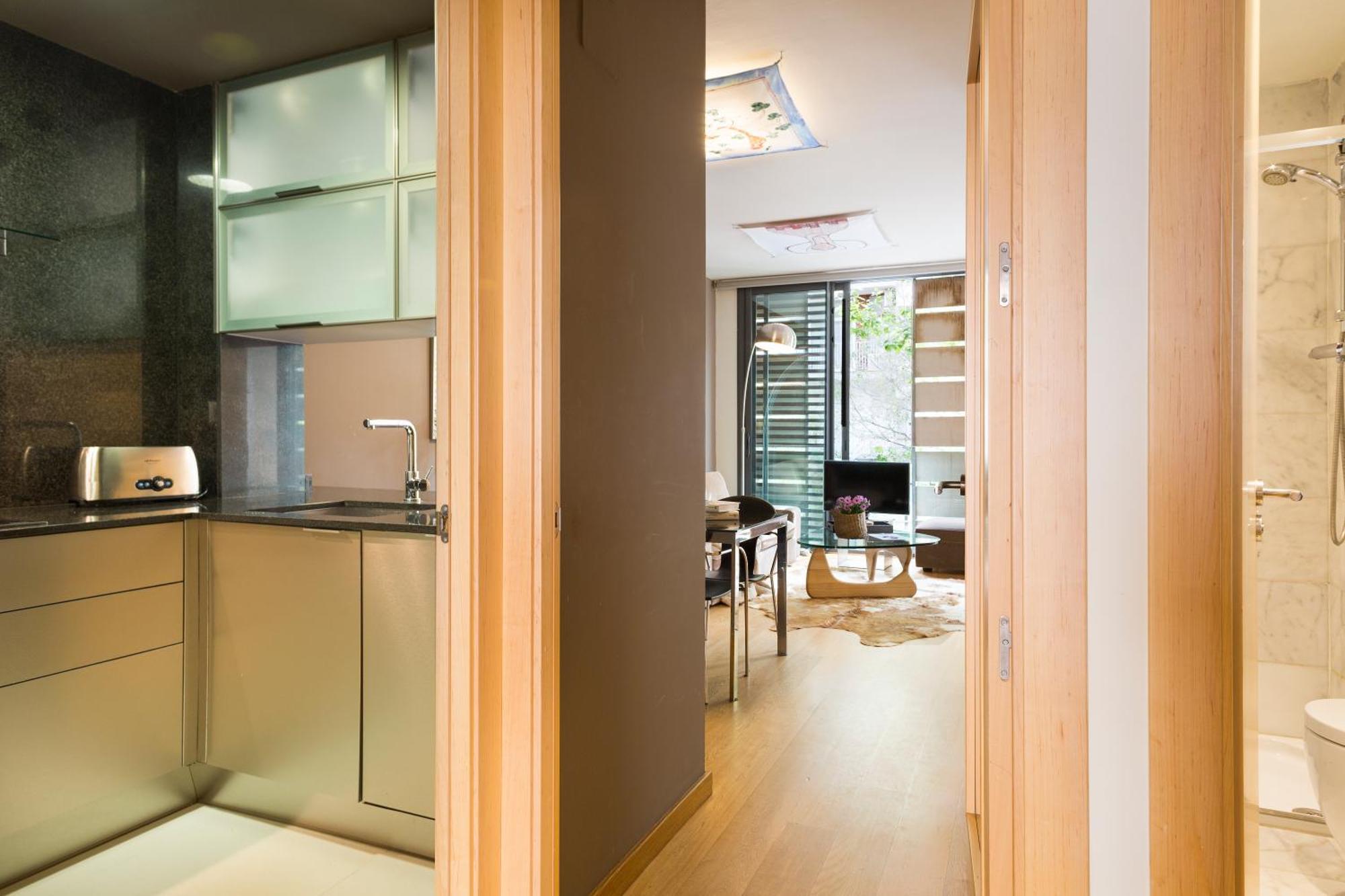 My Space Emirates - Fully Equipped Apartments Near The Beach With Shared Pool Barcelona Exterior photo
