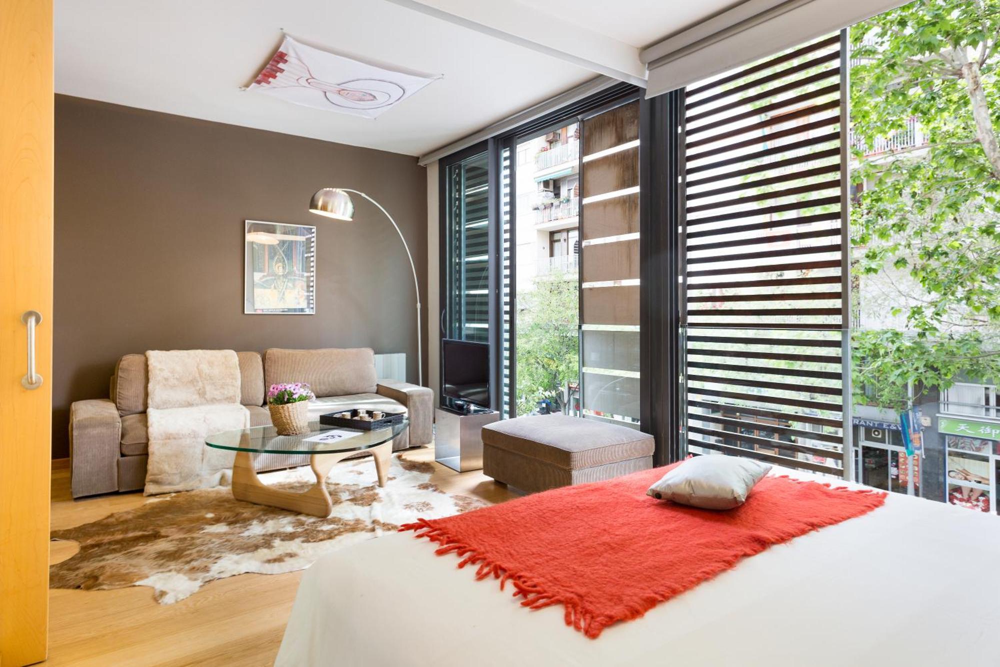 My Space Emirates - Fully Equipped Apartments Near The Beach With Shared Pool Barcelona Exterior photo